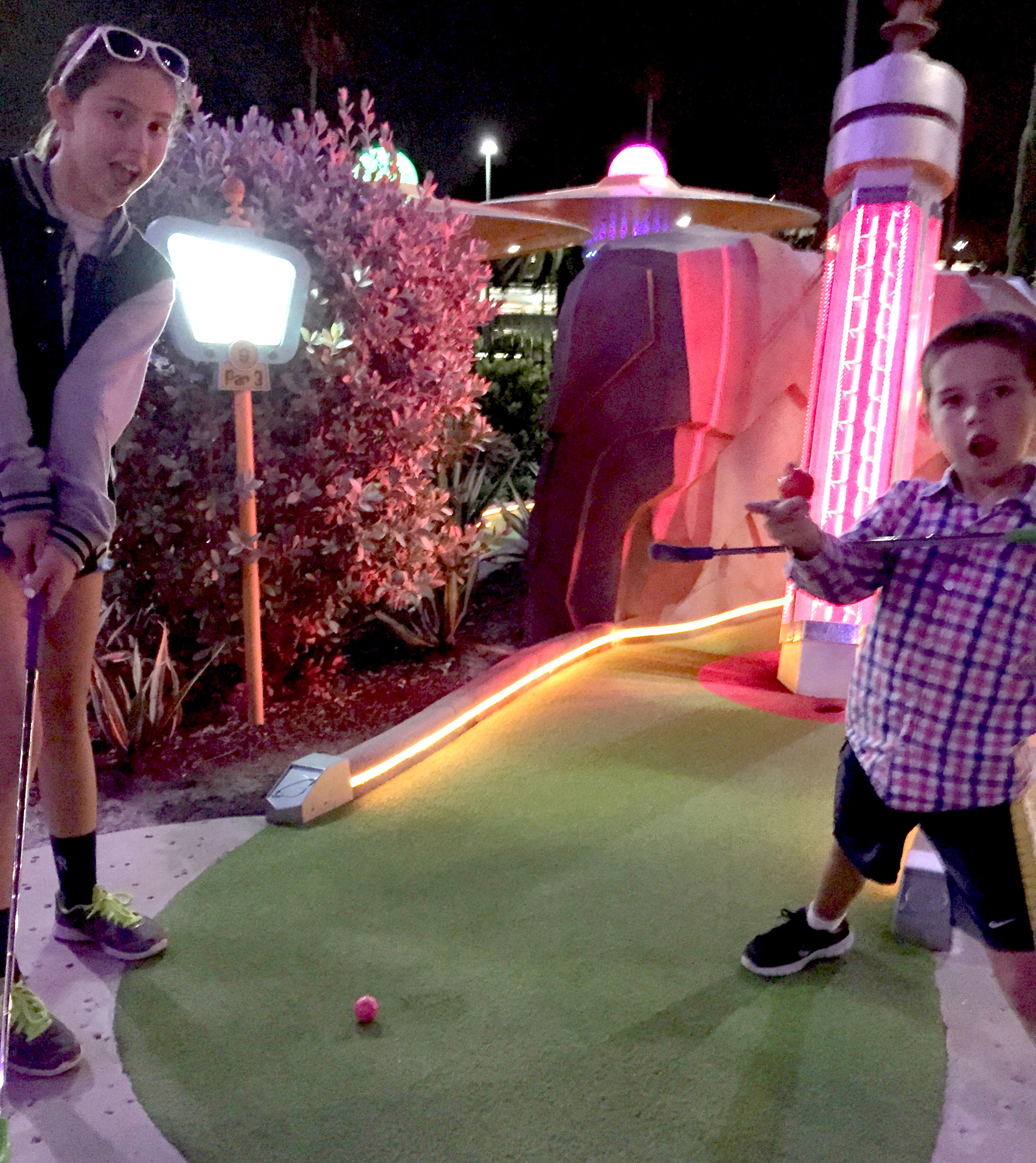 Universal Citywalk Miniature Golf - re3p5ql